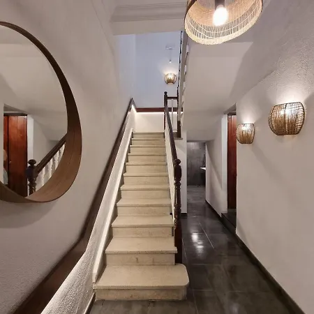 旅馆 Compass House