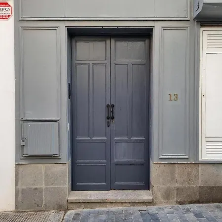 Compass House Hostel *